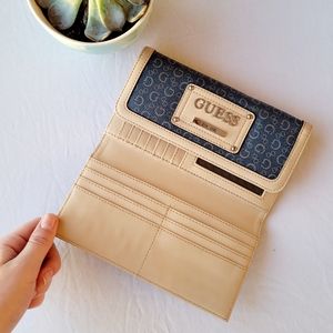 Guess Wallet